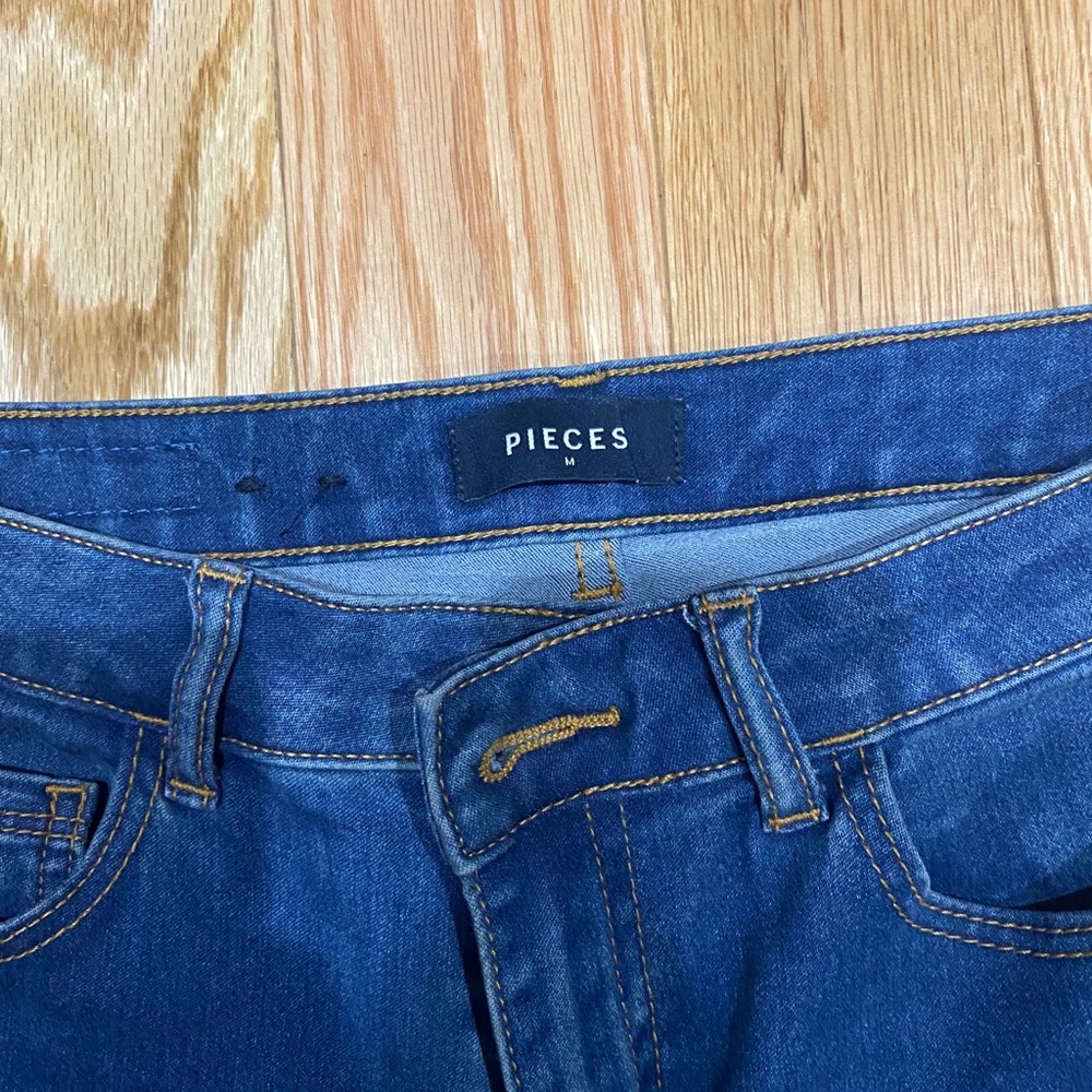 Frayed Hem Skinny Jeans